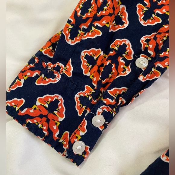 Crown & Ivy Button Down Long Sleeve Shirt - Picture 4 of 10